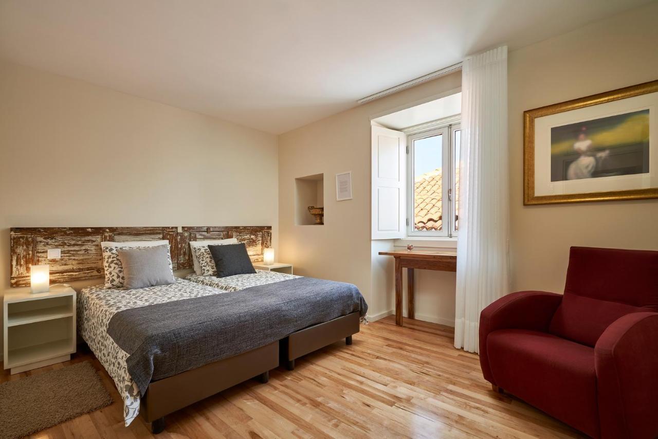Up Estalagem Dos Padres Bed & Breakfast อัลแบร์กาเรีย-อา-แวญา ภายนอก รูปภาพ