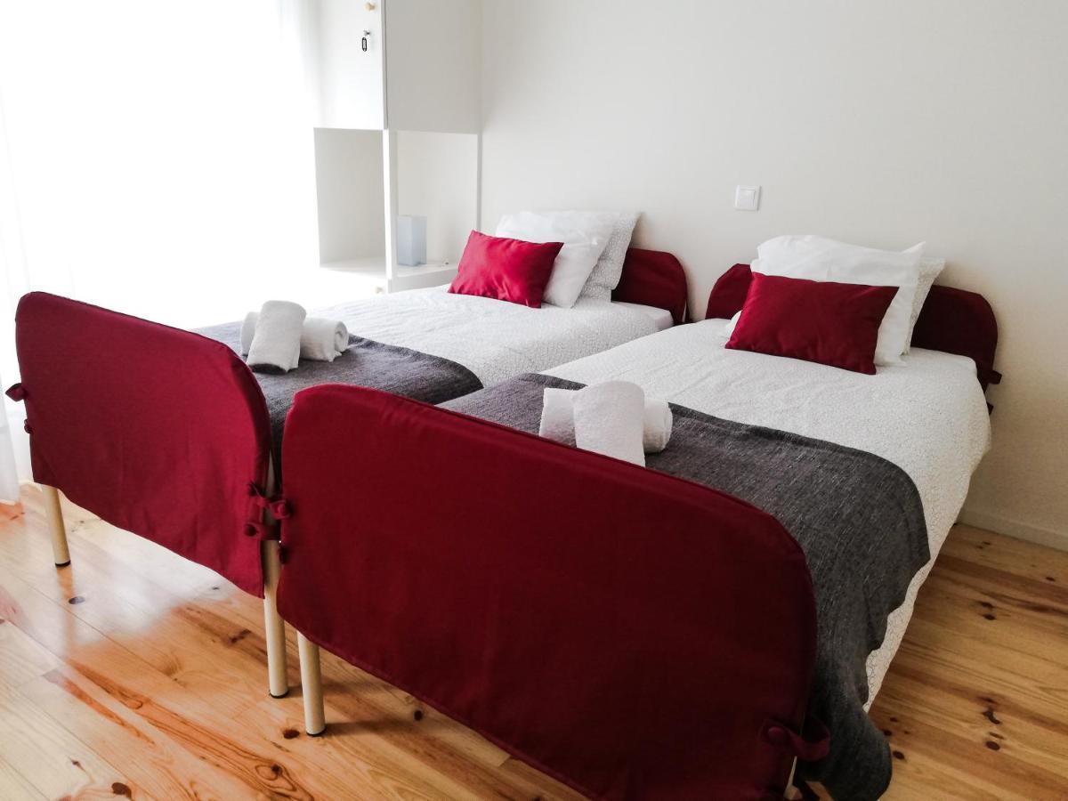 Up Estalagem Dos Padres Bed & Breakfast อัลแบร์กาเรีย-อา-แวญา ภายนอก รูปภาพ