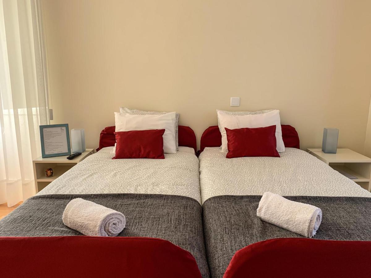 Up Estalagem Dos Padres Bed & Breakfast อัลแบร์กาเรีย-อา-แวญา ภายนอก รูปภาพ